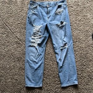 American eagle light blue Mom Jeans.. Distressed on front and back.